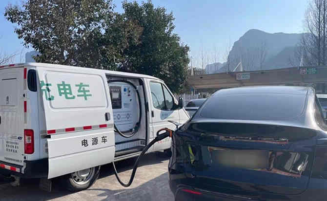 老河口汽车搭电
