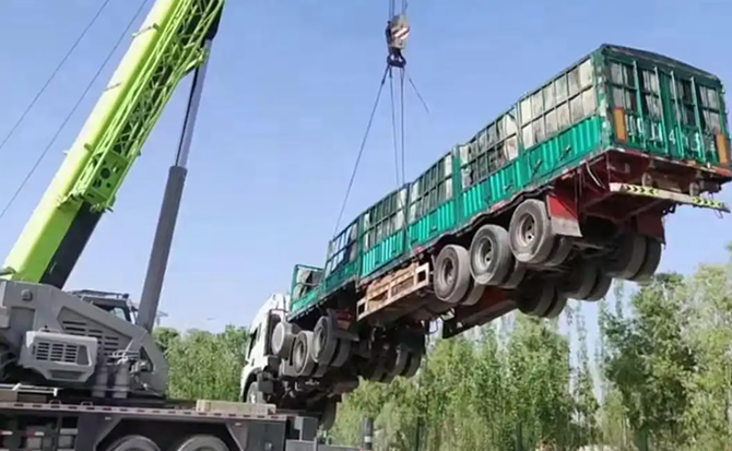 老河口道路脱困救援案例